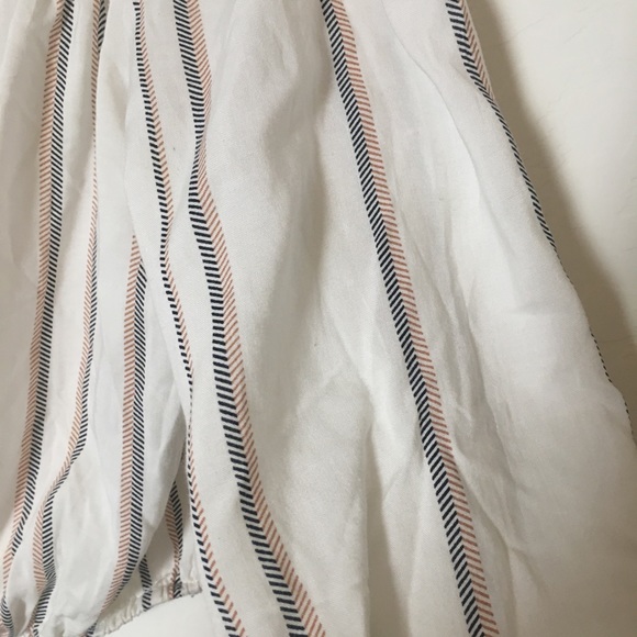 over the shoulder flowy crop - Picture 2 of 2